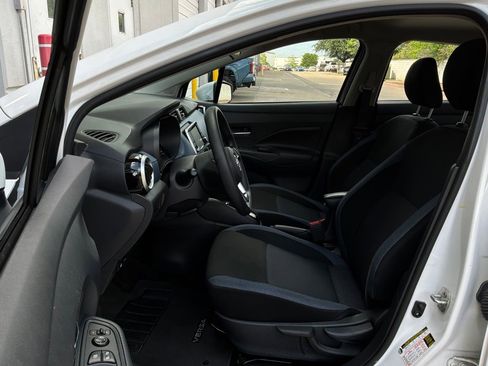 Used 2025 Nissan Versa SV FWD image 10