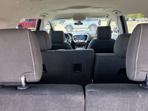 Used 2022 GMC Acadia SLE w/ Driver Convenience Package image 15