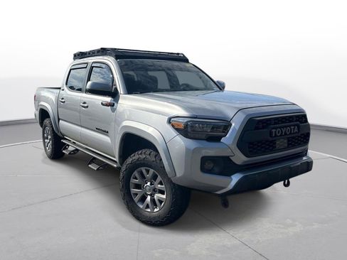 Used 2019 Toyota Tacoma SR5 RWD image 4