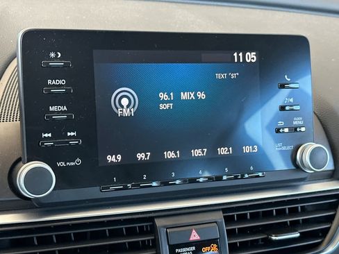 Used 2019 Honda Accord LX image 19