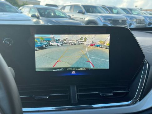 Used 2025 Chevrolet Trax LT w/ LT Convenience Package image 24