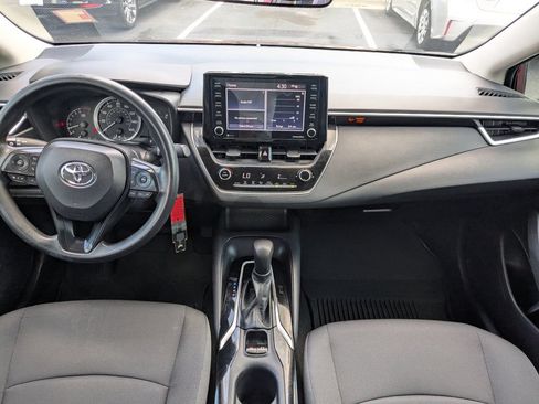 Used 2022 Toyota Corolla LE FWD image 16