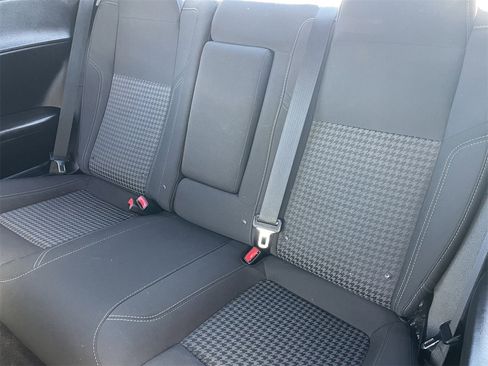 Used 2019 Dodge Challenger SXT image 12