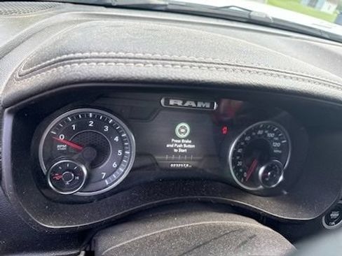 Used 2023 RAM 2500 Laramie AWD/4WD image 3