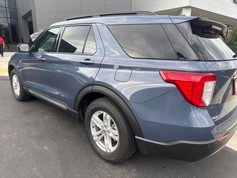 Used 2021 Ford Explorer XLT w/ Equipment Group 202A RWD image 3