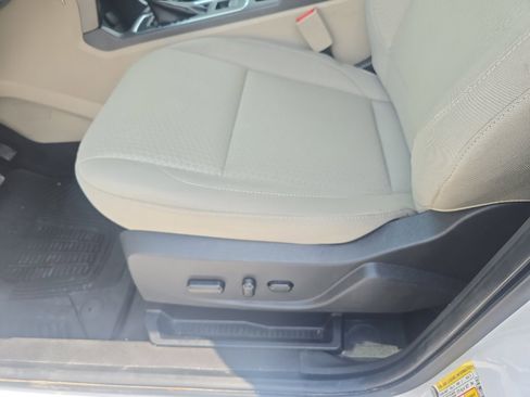 Used 2017 Ford Escape SE AWD/4WD image 15
