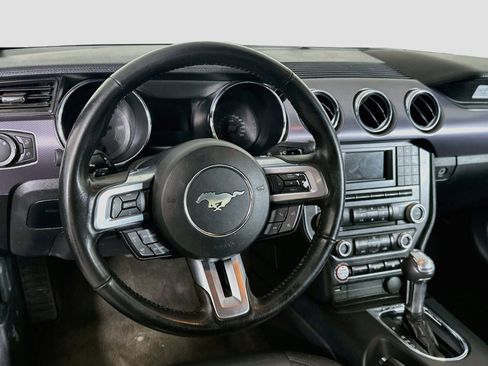 Used 2017 Ford Mustang Coupe RWD image 18