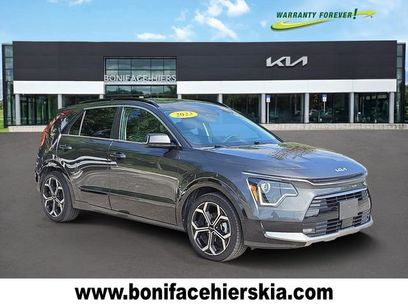 Used 2023 Kia Niro EX Touring