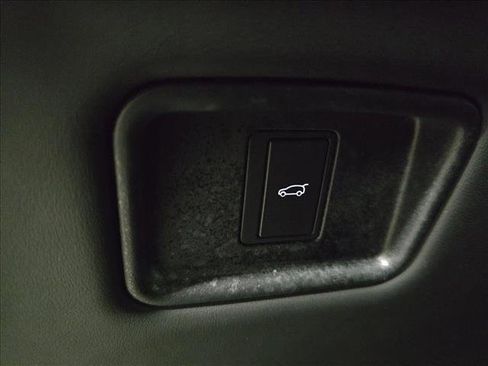 Used 2023 Land Rover Range Rover SE image 28