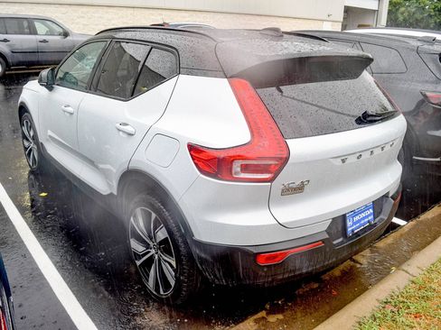 Used 2021 Volvo XC40 P8 Recharge w/ Advanced Package AWD/4WD image 6