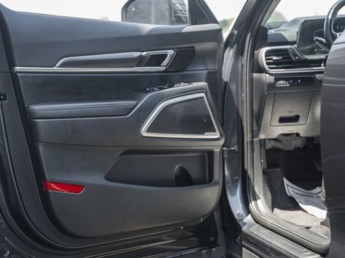 Used 2024 Kia Telluride S AWD/4WD image 43