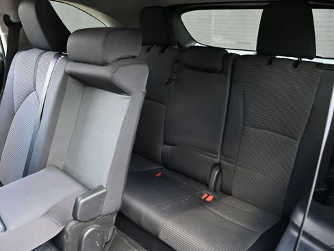 Used 2024 Toyota Highlander LE image 21