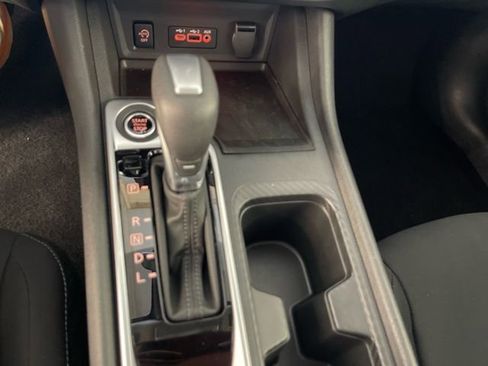 Used 2025 Nissan Sentra SV FWD image 14