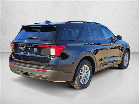New 2026 Ford Explorer Active RWD image 2