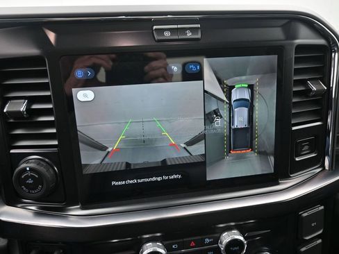 New 2026 Ford F250 Lariat w/ Black Appearance Package image 3