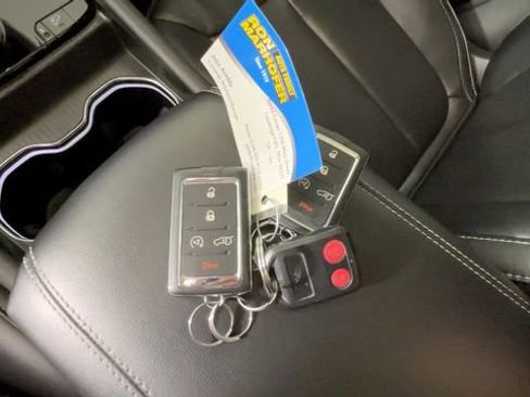 Used 2024 Jeep Grand Cherokee Limited 4xe AWD/4WD image 28