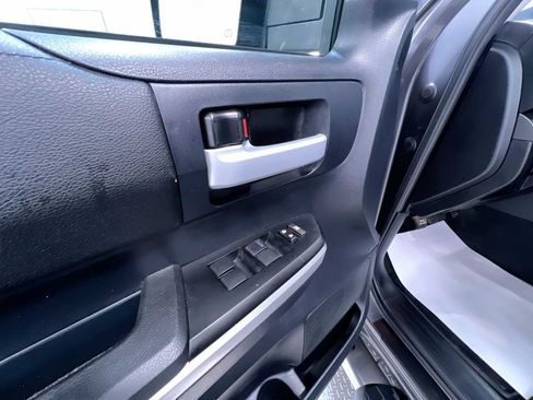 Used 2015 Toyota Tundra SR5 AWD/4WD image 12