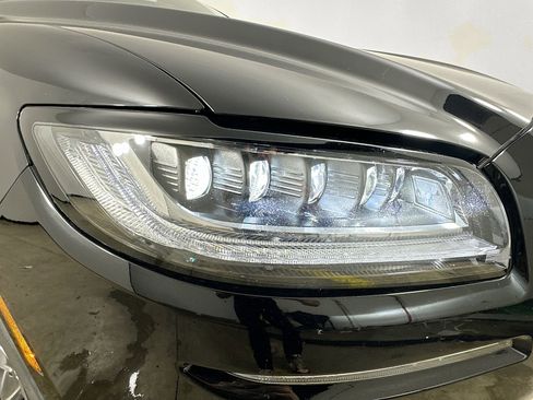 Used 2019 Lincoln Nautilus Reserve w/ Ultimate Package image 9