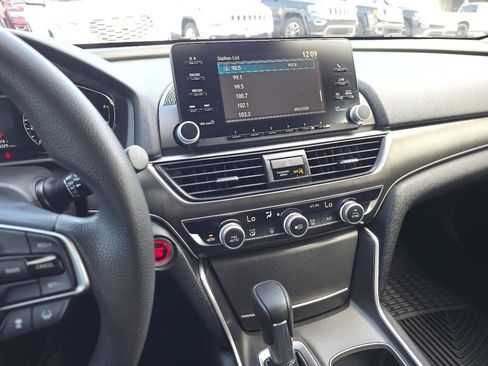 Used 2018 Honda Accord LX image 31