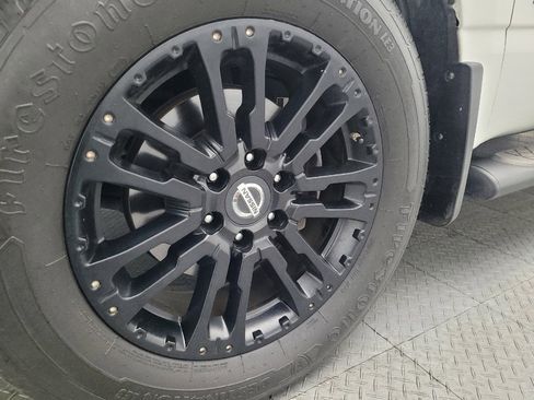 Used 2019 Nissan Titan SV w/ SV Convenience Package image 31