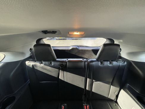 Used 2021 Toyota Highlander XLE image 28