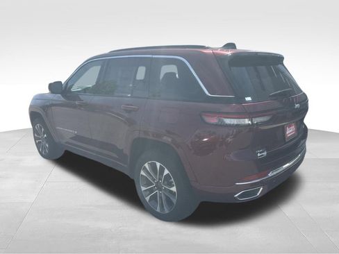 New 2024 Jeep Grand Cherokee Overland w/ Advanced Protech Group III AWD/4WD image 16