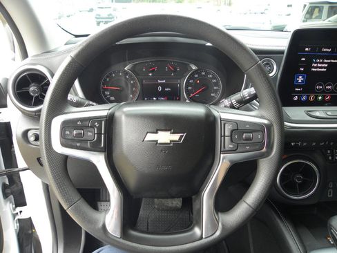 Used 2023 Chevrolet Blazer LT w/ Convenience Package FWD image 10