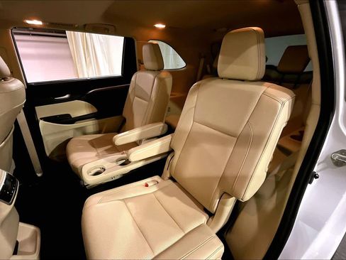 Used 2019 Toyota Highlander Limited image 39