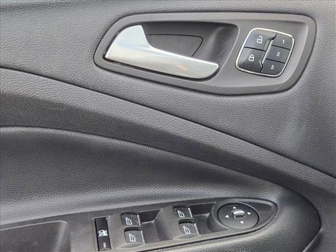 Used 2016 Ford Escape Titanium image 9