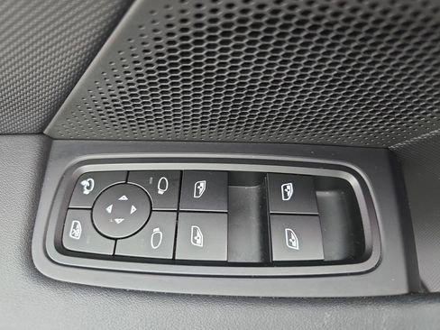 Used 2023 Porsche Taycan w/ Premium Package image 27