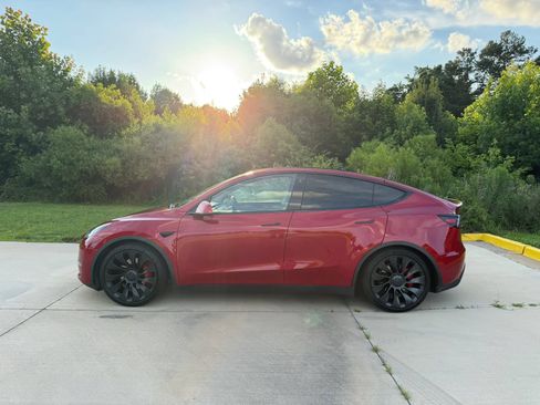 Used 2020 Tesla Model Y Long Range AWD/4WD image 2