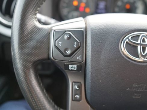 Used 2019 Toyota Tacoma TRD Sport w/ Technology Package image 12