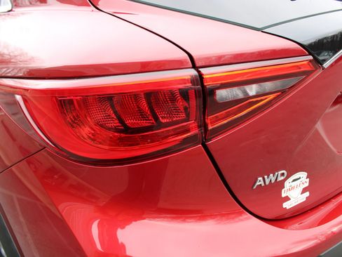 Used 2017 INFINITI QX30 Premium w/ Navigation Package AWD/4WD image 29