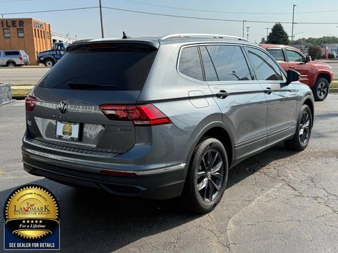 Used 2022 Volkswagen Tiguan SE w/ Panoramic Sunroof Package image 5