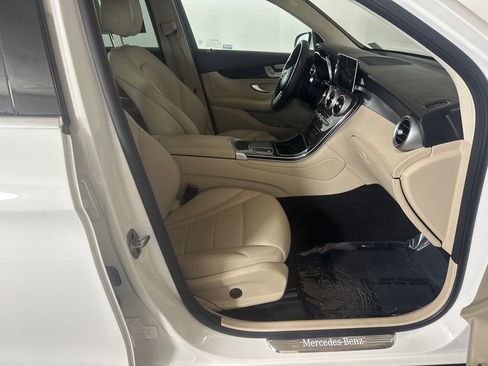 Used 2022 Mercedes-Benz GLC 300 image 14