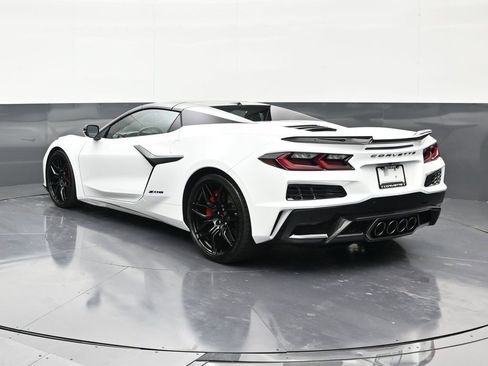 Used 2026 Chevrolet Corvette Z06 RWD image 3