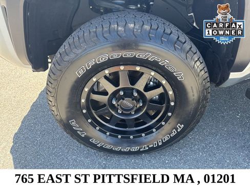 Used 2025 Toyota Tacoma TRD Off-Road w/ TRD Off Road Upgrade Package AWD/4WD image 29