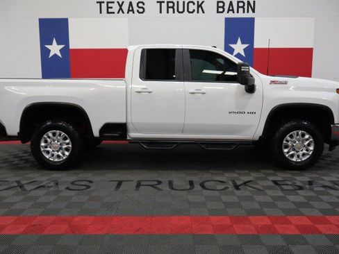 Used 2022 Chevrolet Silverado 2500 LT w/ Convenience Package AWD/4WD image 16