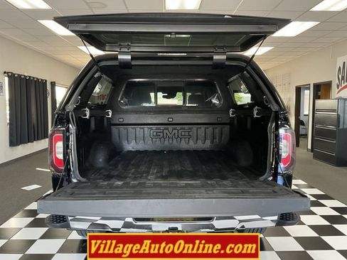 Used 2018 GMC Sierra 1500 SLT AWD/4WD image 29