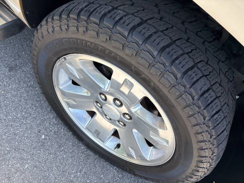 Used 2013 GMC Yukon XL SLT w/ Regional Value Package AWD/4WD image 5