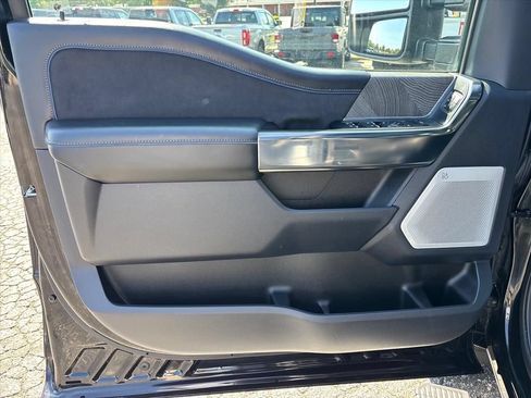 Used 2025 Ford F250 Platinum AWD/4WD image 26