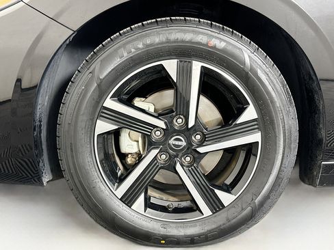 Used 2025 Nissan Sentra SV FWD image 11