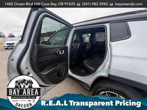 Used 2024 Jeep Compass Trailhawk w/ Trailhawk Elite Group AWD/4WD image 22