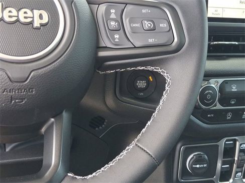 New 2025 Jeep Gladiator Sport image 30