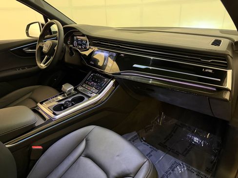 Used 2025 Audi Q7 2.0T Premium w/ Convenience Plus Package image 33