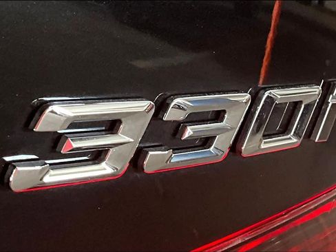 Certified 2025 BMW 330i Sedan image 9