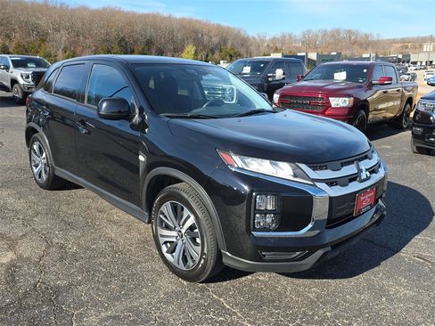 Used 2024 Mitsubishi Outlander Sport ES image 2