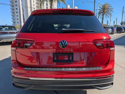 Certified 2023 Volkswagen Tiguan SE image 5