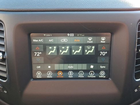 Used 2020 Jeep Compass Latitude image 18