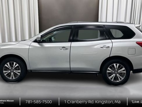 Used 2019 Nissan Pathfinder SV w/ SV Tech Package AWD/4WD image 8